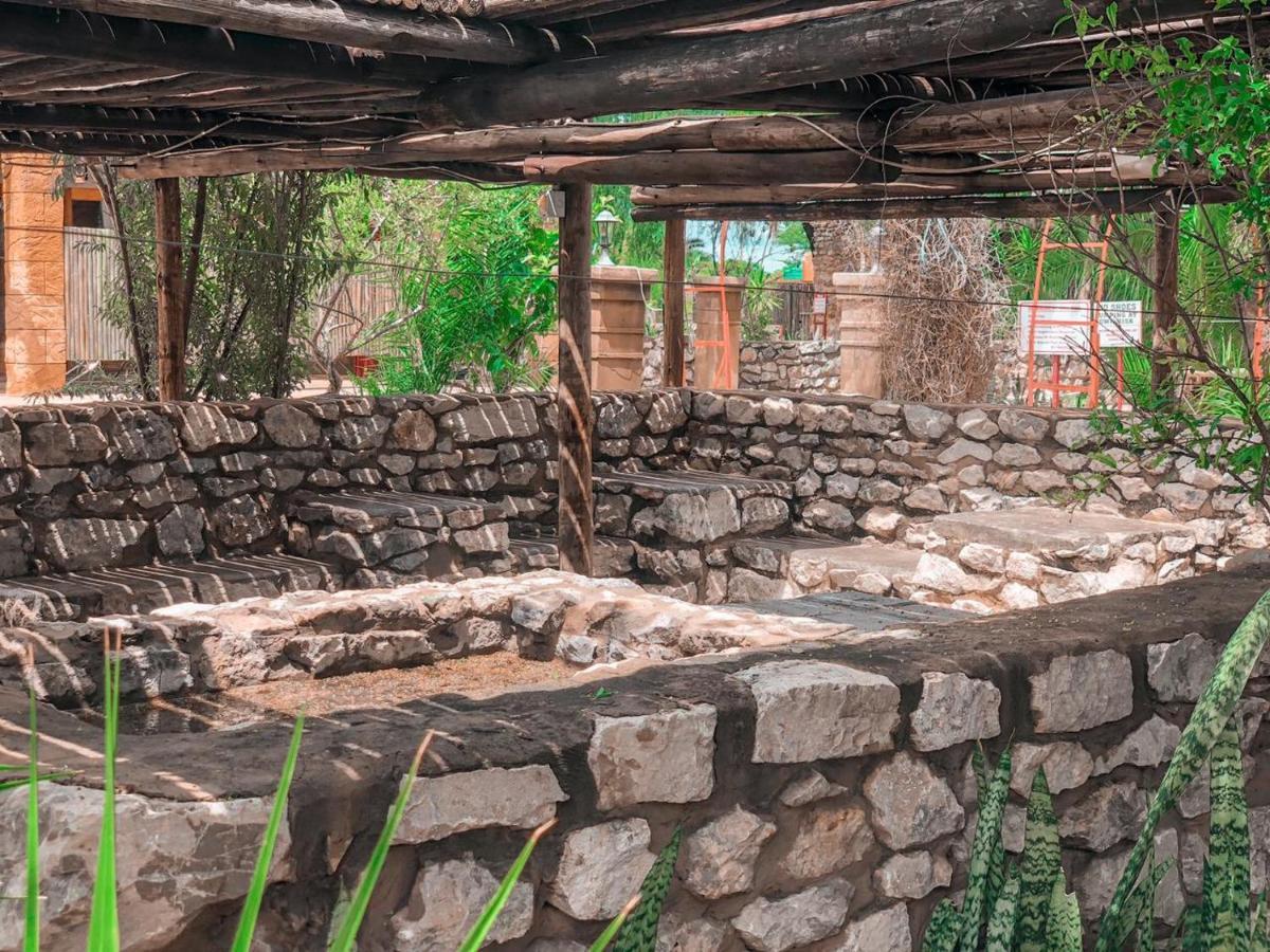Nkisi Guesthouse Kang Kültér fotó